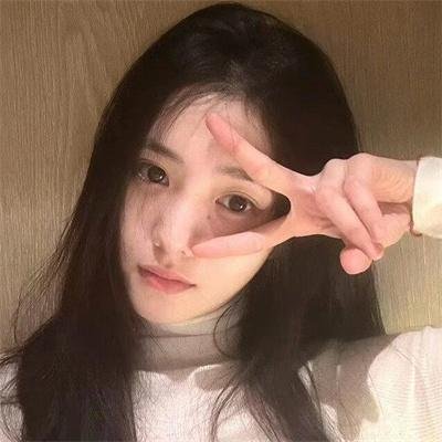 红衣小女孩 封面